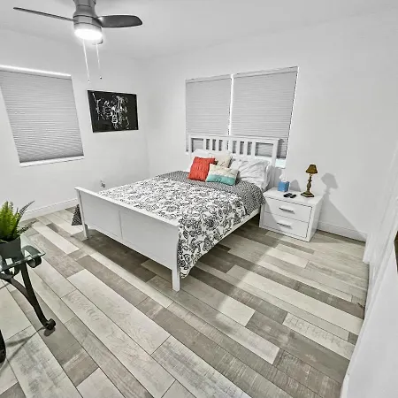 Stylish & Cozy Escape Near The Beach- Free Parking, Backyard, Private, Bbq Pompano Beach Exterior foto