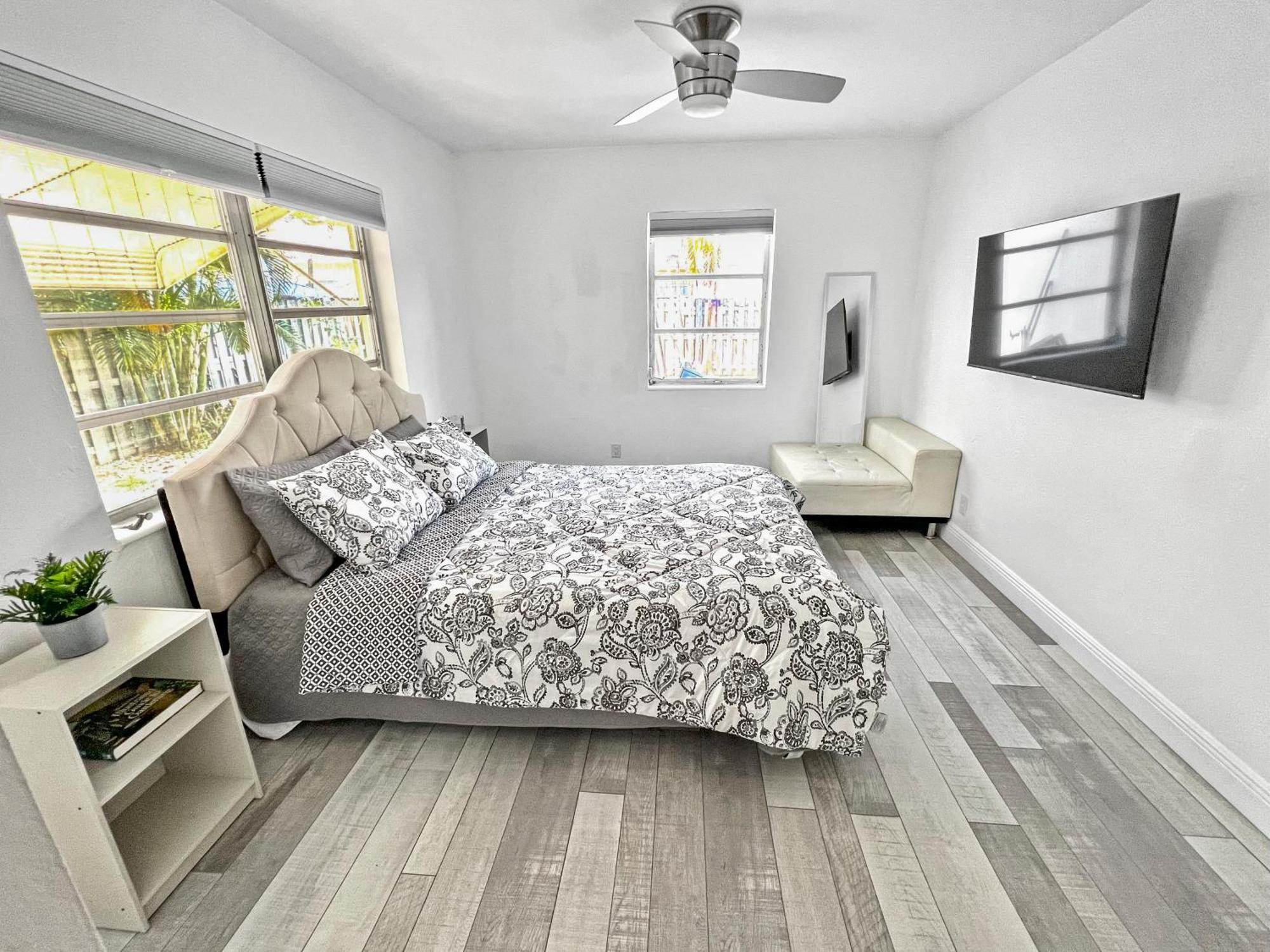 Apartment Stylish & Cozy Escape Near The Beach- Free Parking, Backyard, Private, Bbq Pompano Beach