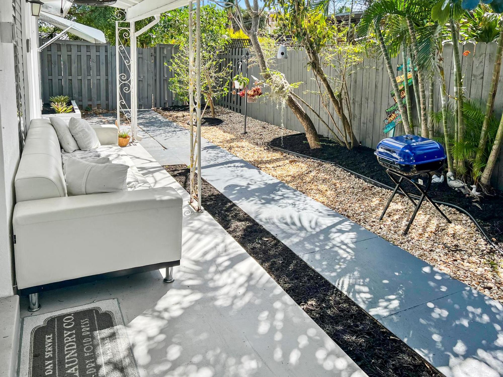Apartment Stylish & Cozy Escape Near The Beach- Free Parking, Backyard, Private, Bbq Pompano Beach